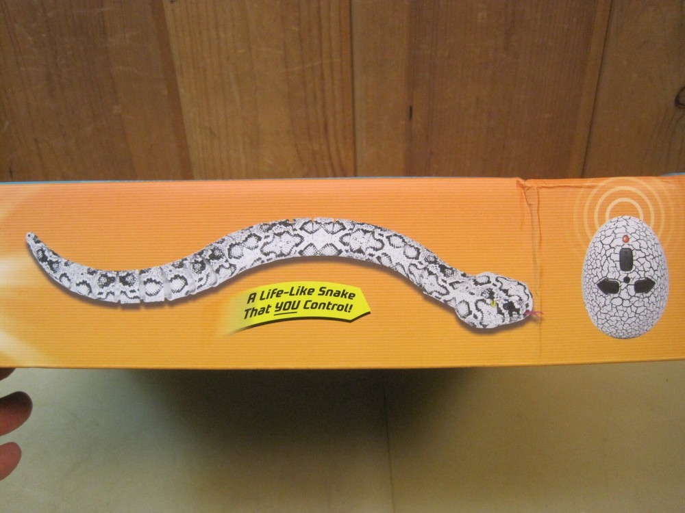 Smart Bots Wireless Remote Control Snake With Interactive Pet Mode B7746