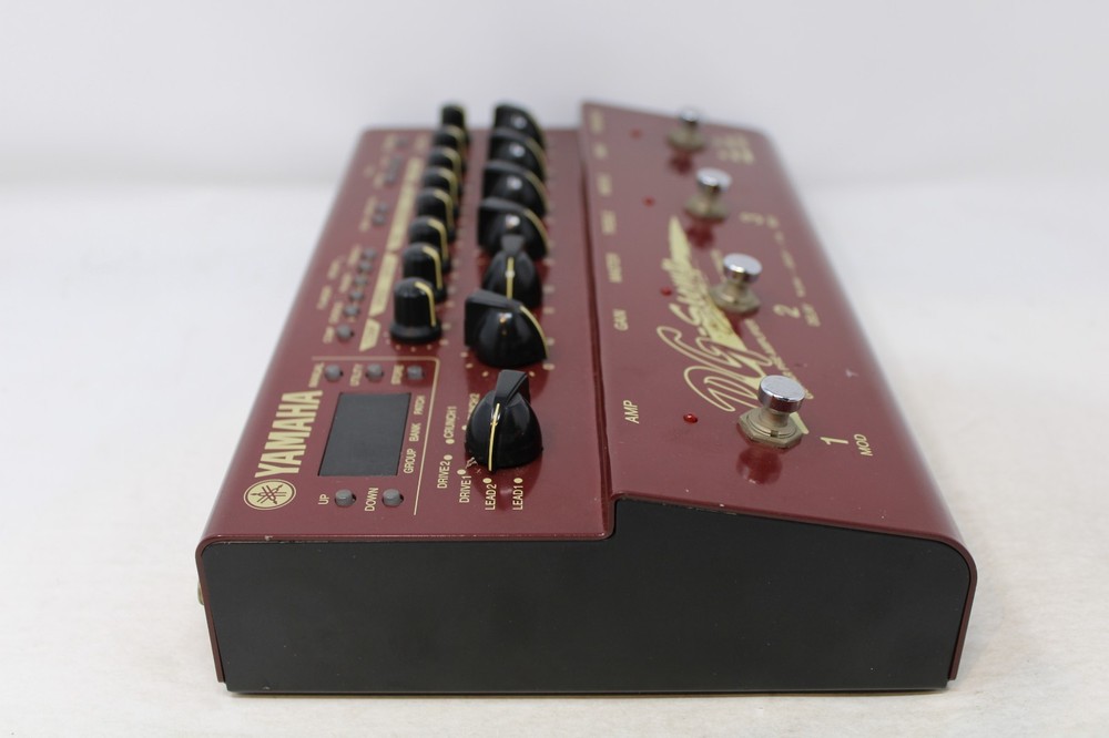Yamaha DG-Stomp guitar pre-amplifier with multi-effects