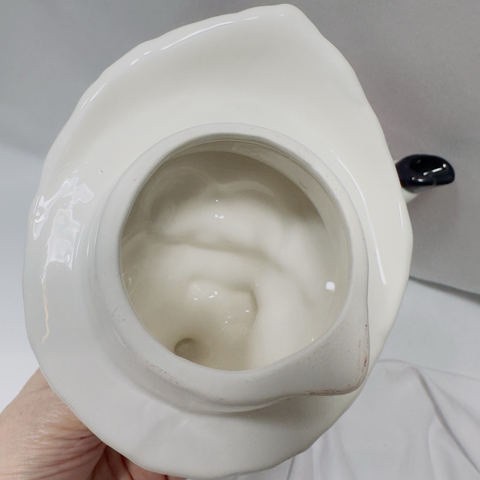 Omnibus OCI Painted Mr. Santa Claus Ceramic Teapot Christmas Tea Pot Candy Cane