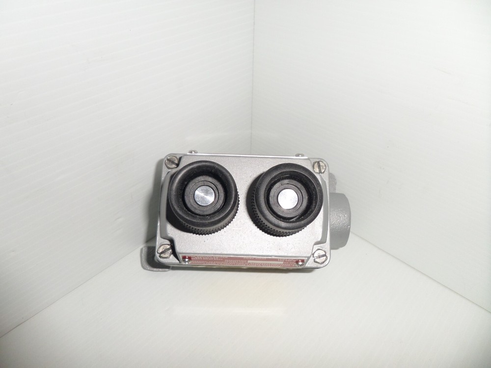 ⭐NEW IN BOX⭐ APPLETON EFDB110DU2 EXPLOSION PROOF START/STOP PUSH BUTTON 1"