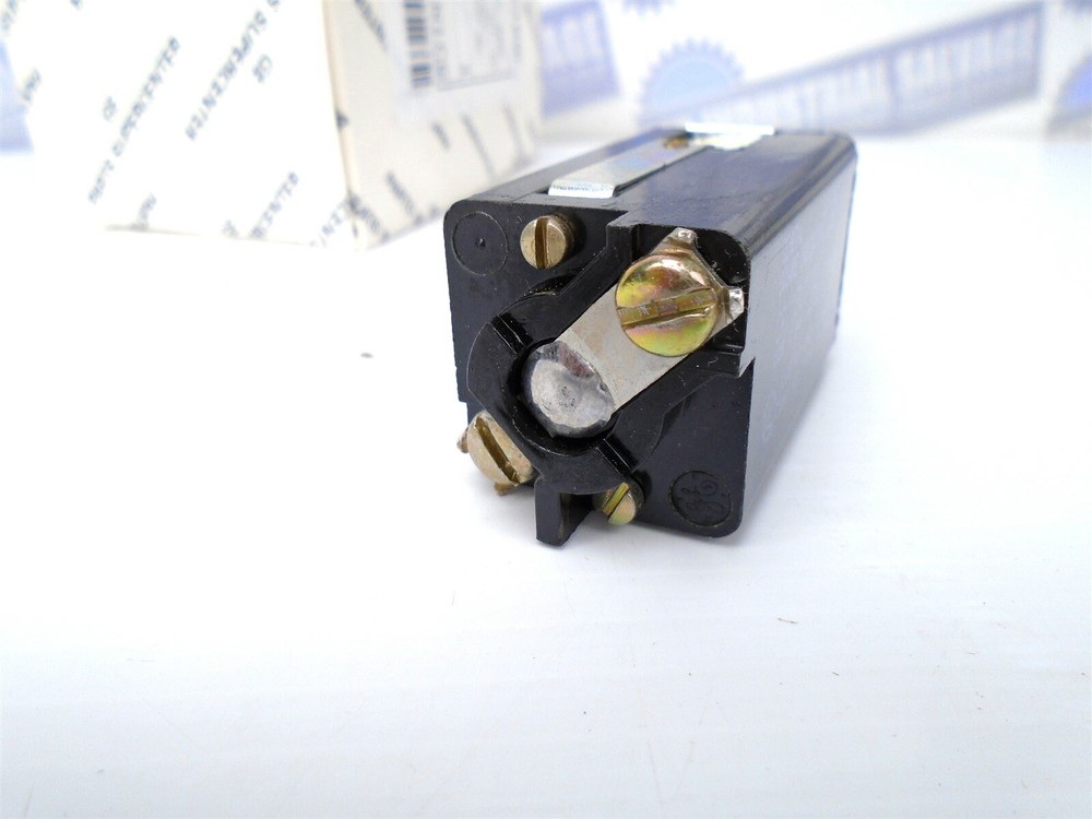GE General Electric - CR103C1102 - 110-125V AC/DC PILOT LIGHT / Square