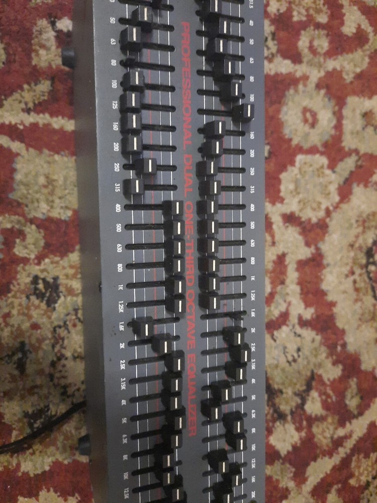 Power Req Professional Dual One Third Octive Equalizer Q-231 **Read