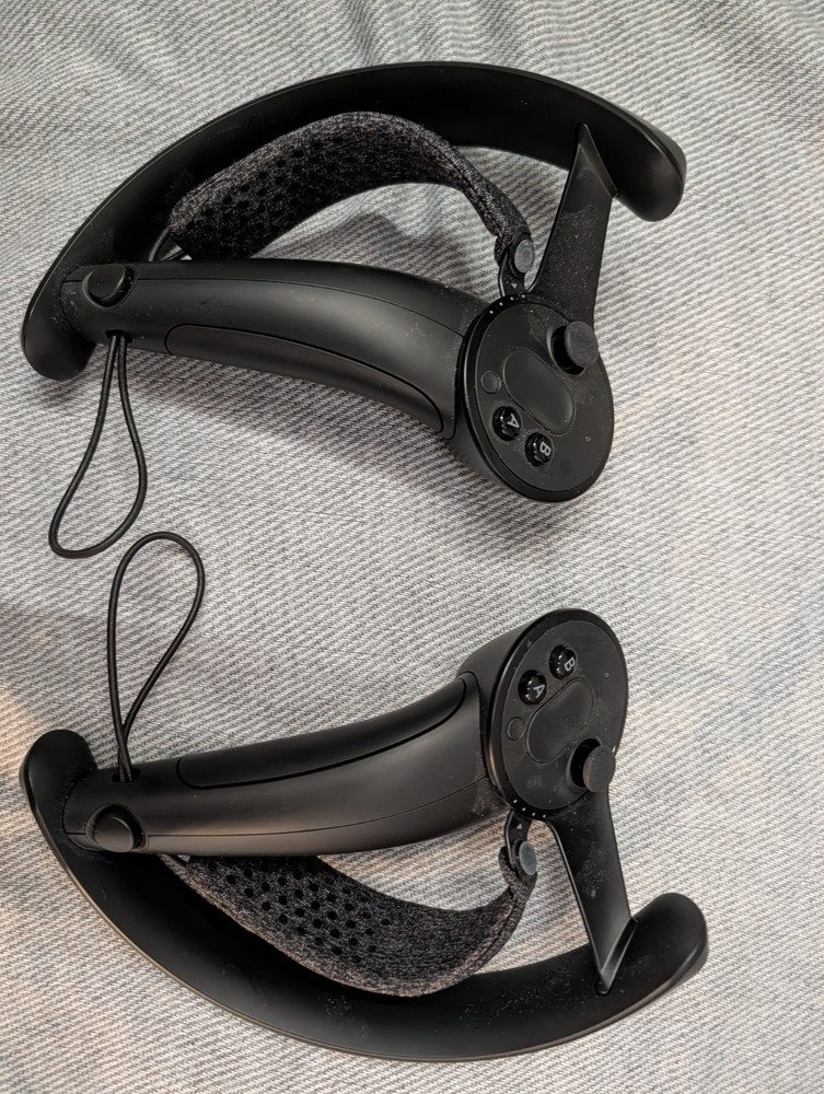 Valve Index VR Headset w/ Knuckle Controllers, Base Stations