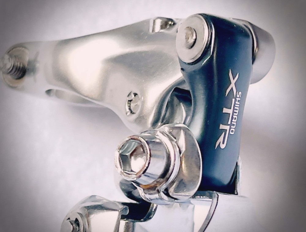 Shimano XTR FD-M901 Front Derailleur 28.6mm Top Pull New