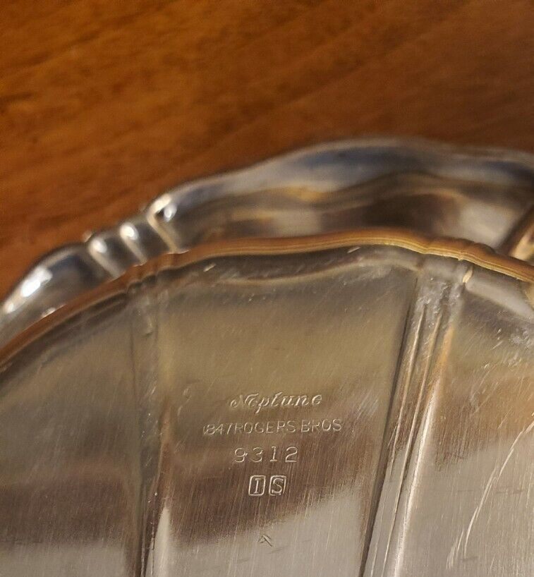 Vintage Silverplate Oval Vegetable Bowl International Neptune Pattern Shell Form