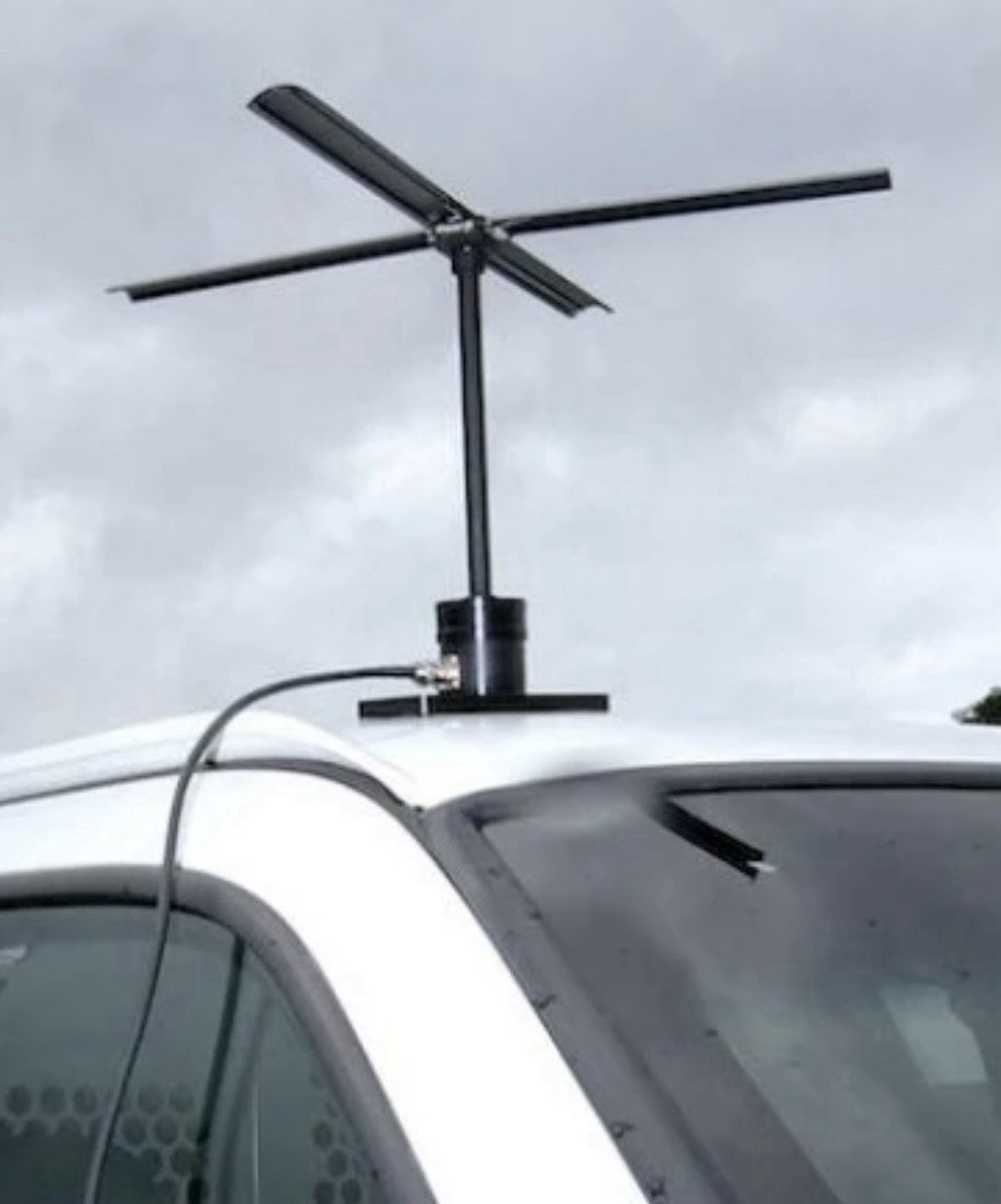 TSERecon X-Wing Satcom/LOS Antenna With Kit And 3 Attachments!