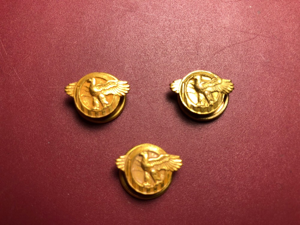 WW2 US Ruptured Duck Lapel Pin Lot