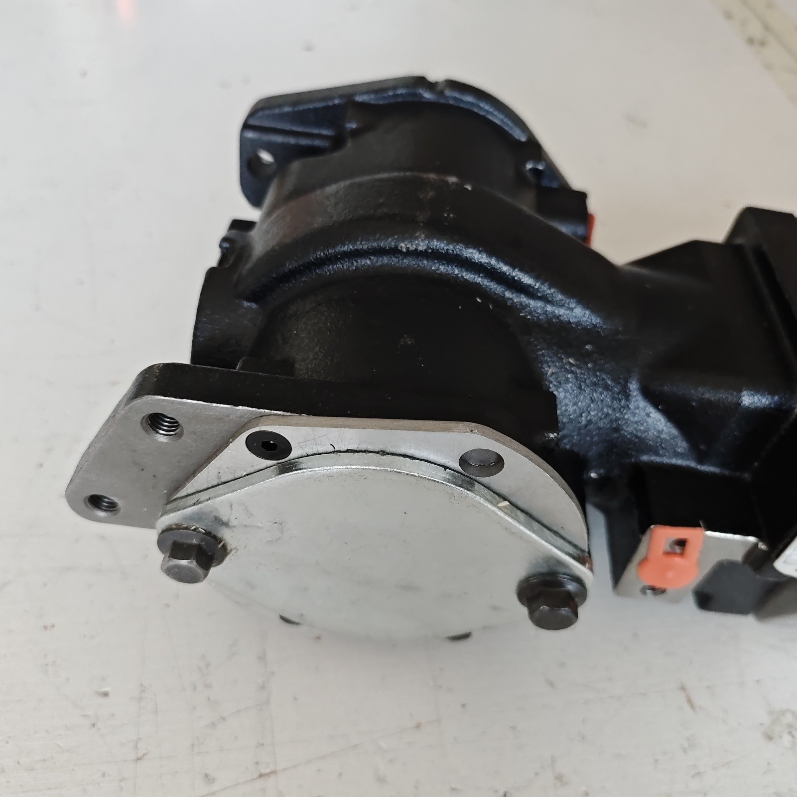 Cummins 5286966RX Air Brake Compressor for 6BT 6BT5.9 Engine 4946293