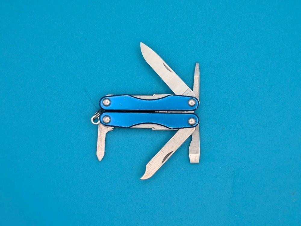 Leatherman Squirt S4 Multi-Tool, Key Ring, Retired, BLUE!