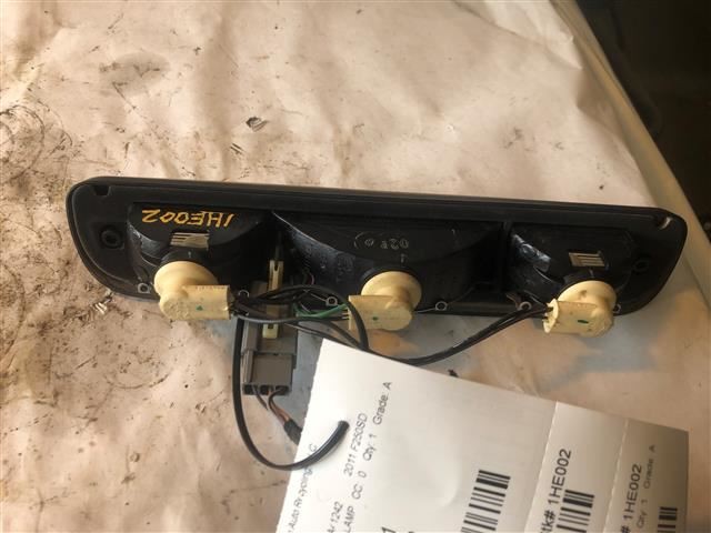 F250SD    2011 High Mounted Stop Light 609240761