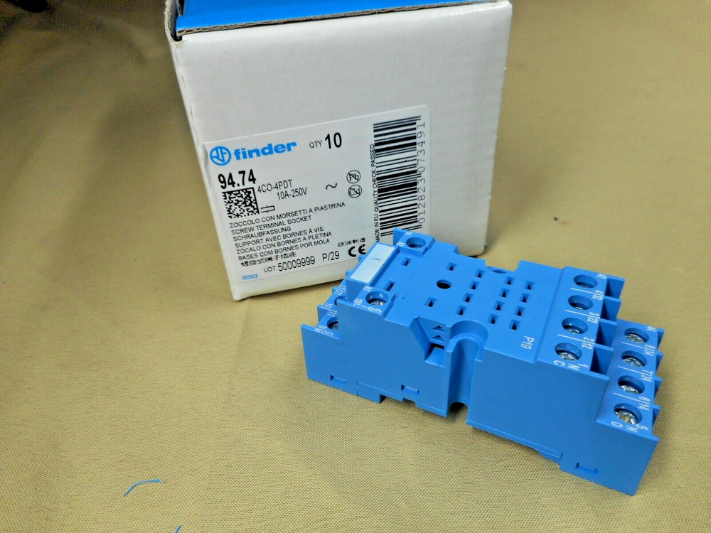 Finder Relay 94.74 socket (NIB)