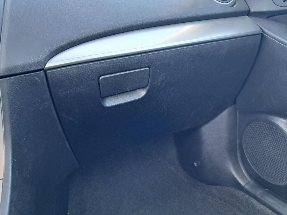 3 2011 Glove Box 5022351