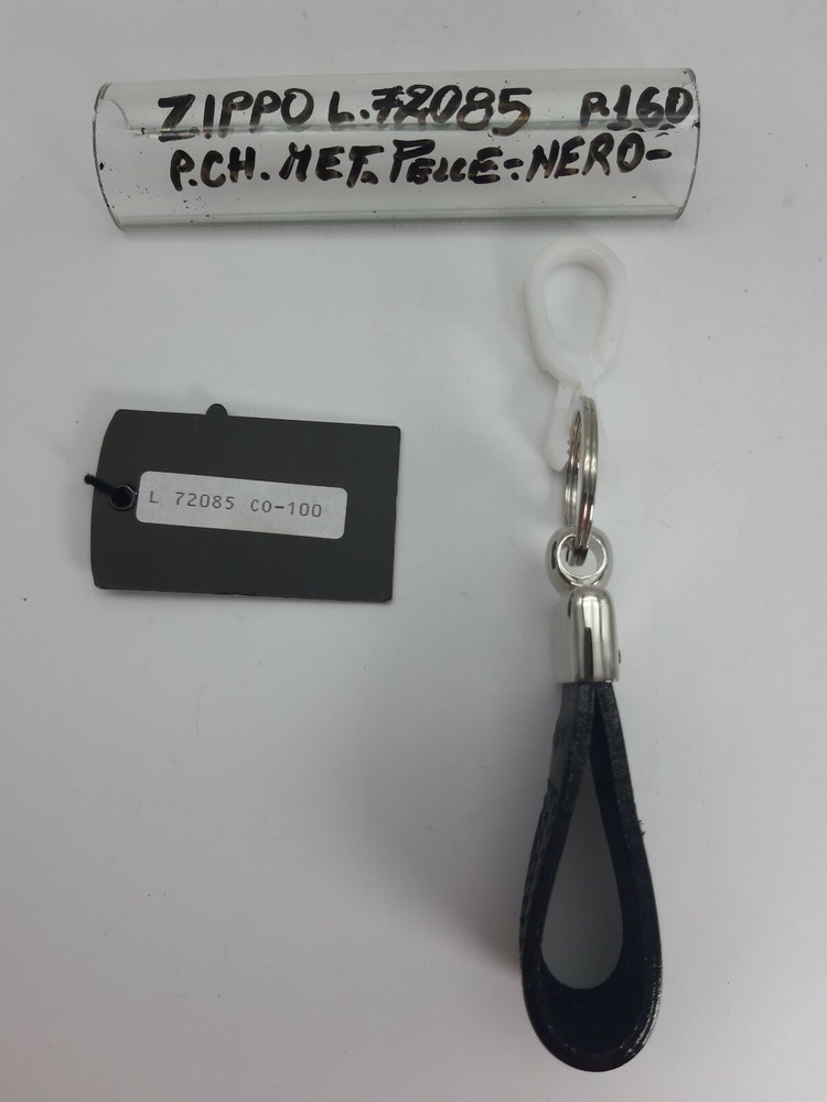 Keychain - Leather/Metal - Chrome/Black - Cod.L72085 - Zippo