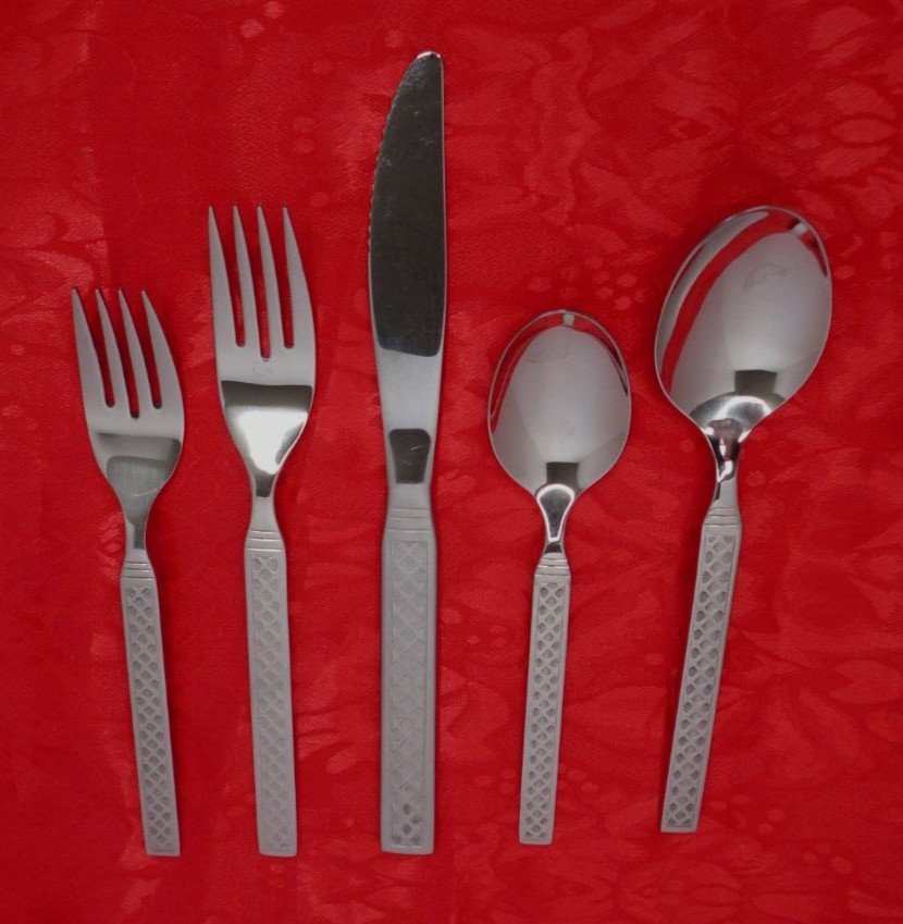 40 Pc MAJORCA Pattern Oneida Ltd 1881 Rogers Diamond Stainless Service for 8 E5D