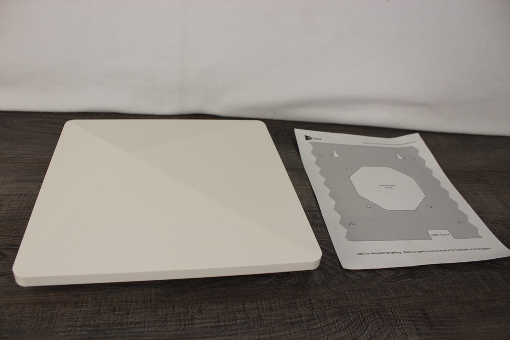 NEW RF Venue Diversity Architectual Antenna - Dual Loop- BNC - Open Box D-ARC