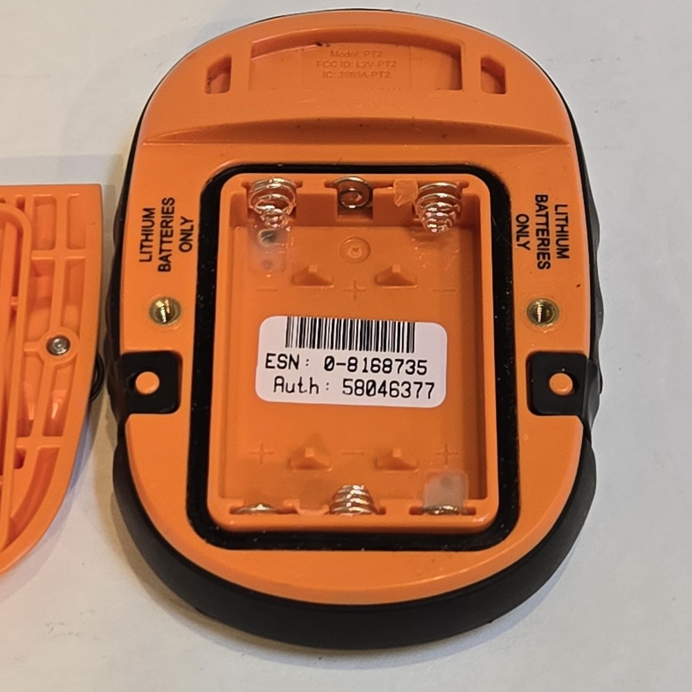 SPOT PT2 Satellite GPS Messenger Handheld Emergency Tracker UNTESTED