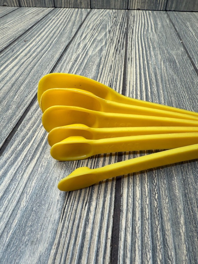 Tupperware Yellow Plastic Measuring Spoon Set With Ring x