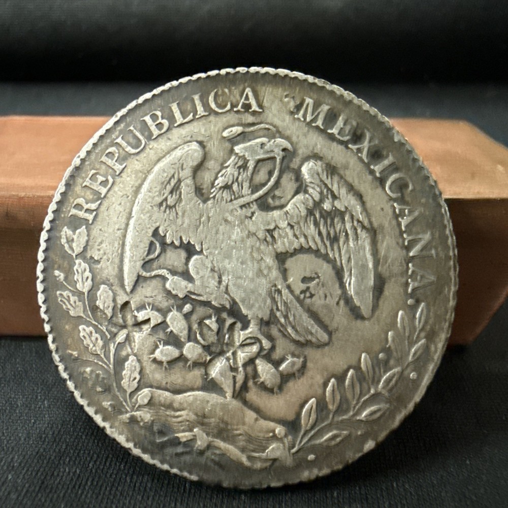 1883 M0 MH Mexico mint Second Republic 8 Reales