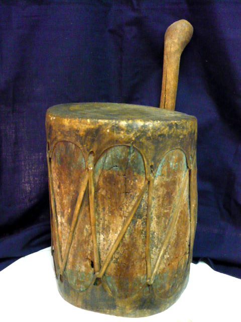 ANTIQUE AMERICAN SOUTHWESTERN NAVAJO OR PUEBLO INDIAN DRUM