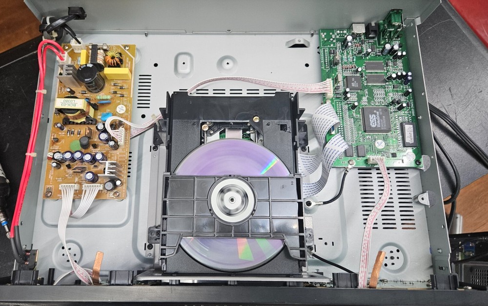 KLH DVD 221 DVD Player NO Remote WORKING