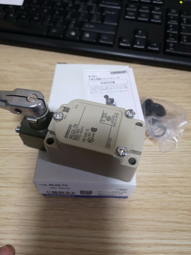 1PC New Omron Limit Switch WLG2-TH WLG2TH In Box Free Ship