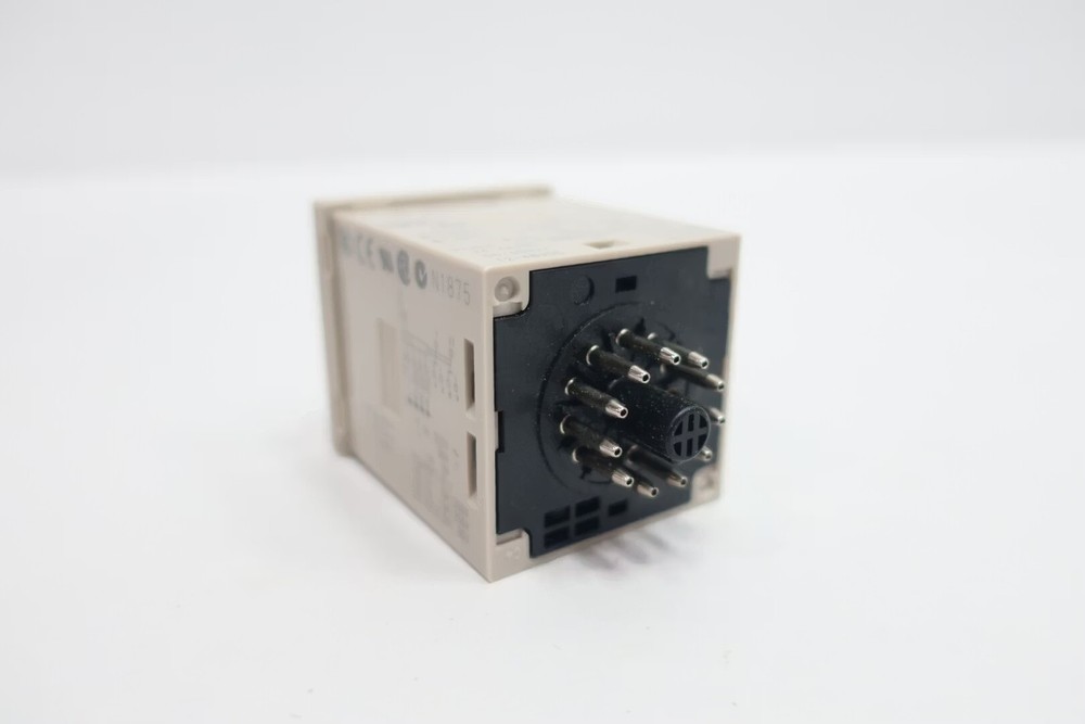 Omron H3CR-A-300 Timer 24-48v-ac