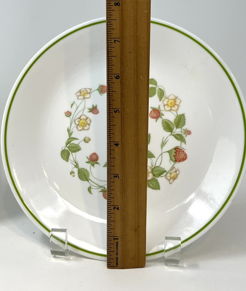 Corelle STRAWBERRY SUNDAE Dinnerware Set ~ 5 Piece Set