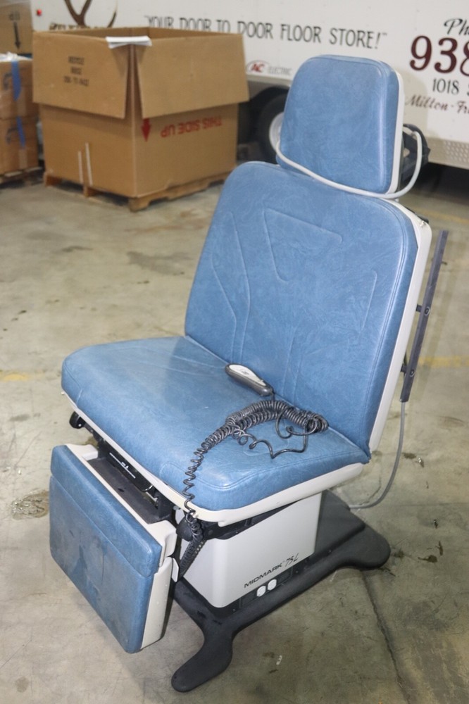 Midmark 75L Model 411-016 Exam Table  115V