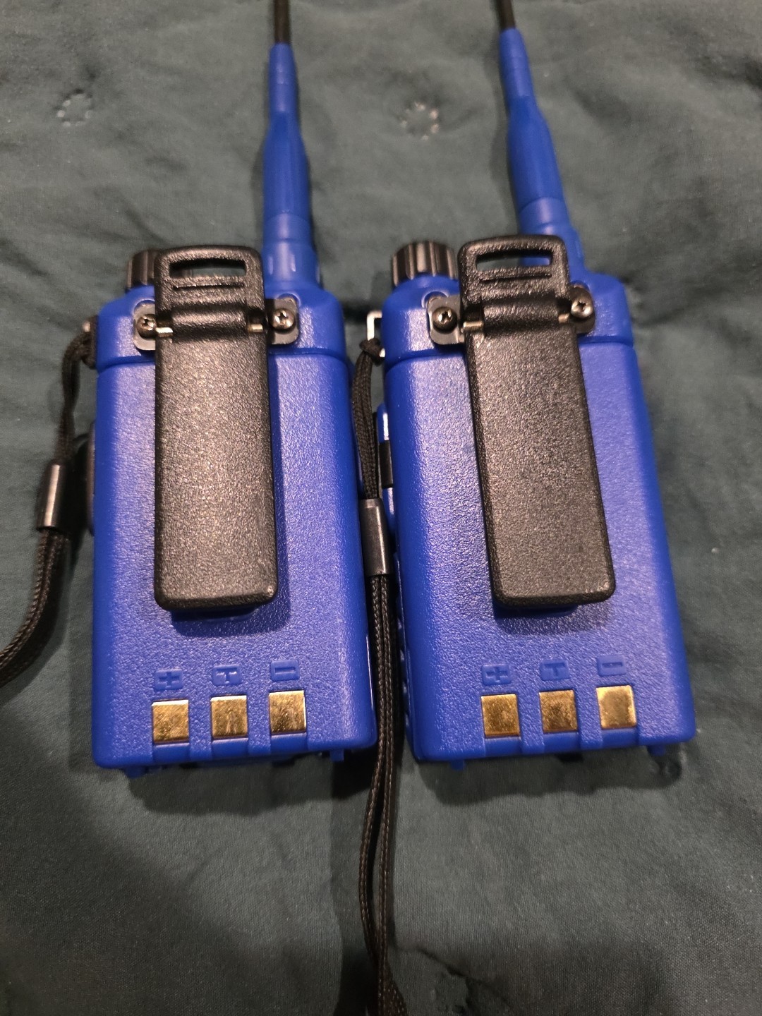2 Rugged Radios, 4 Batteries, Long Range Communication Antennas, Charger RH5R-V2