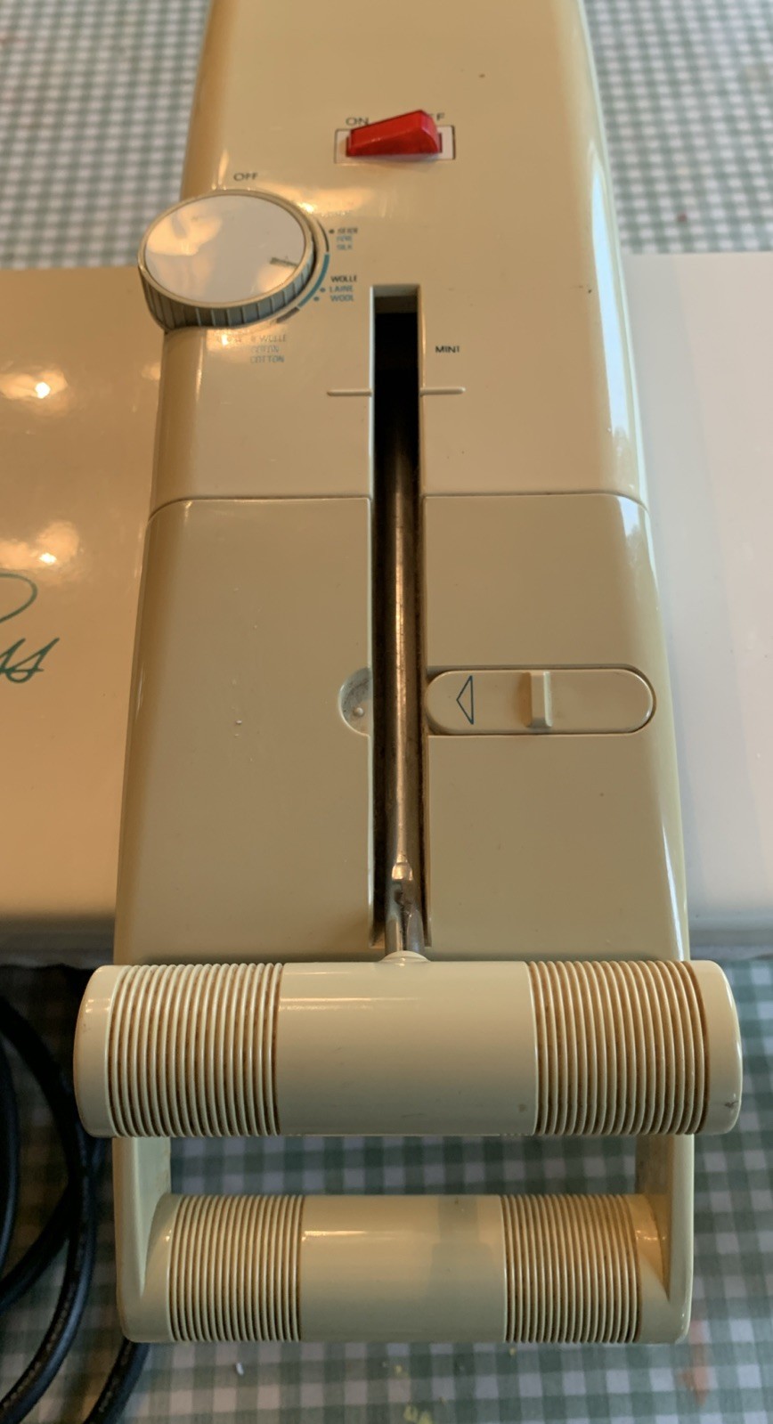 Lotus by Elna Ironing Industrial Electric Clothes Press