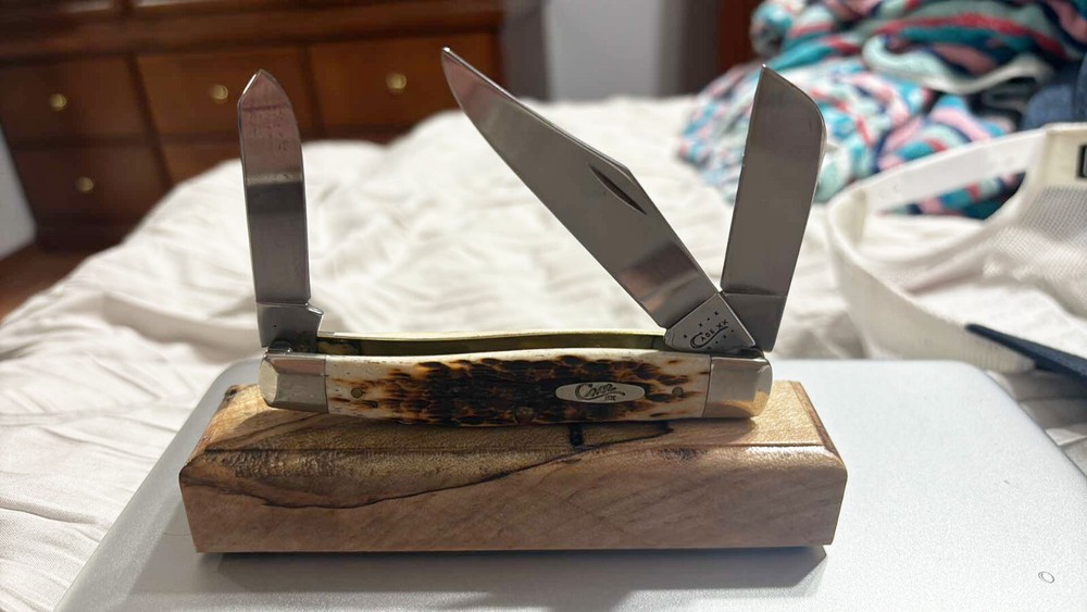 2 Knife display stands - Ambrosia Maple