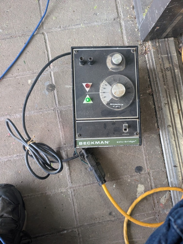 Beckman Solu-Bridge SD-178 Conductivity Controller - USED