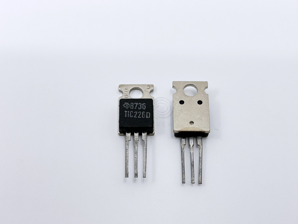 1X TIC226D Texas Instruments Sensitive Gate Triac 400V 8A Thyristor TO-220
