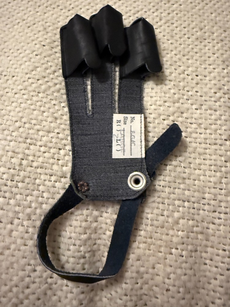 Camouflage Large Archery Finger Tabs