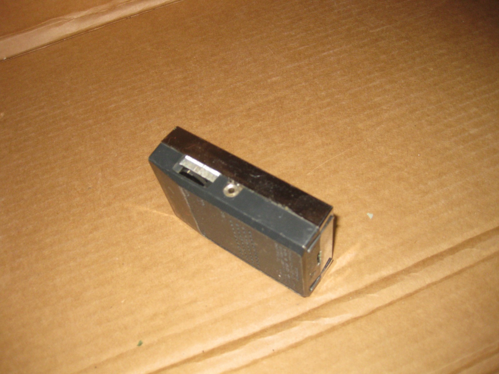 Vintage Sony 2R-31 AM Transistor Pocket Radio WORKING - Please read