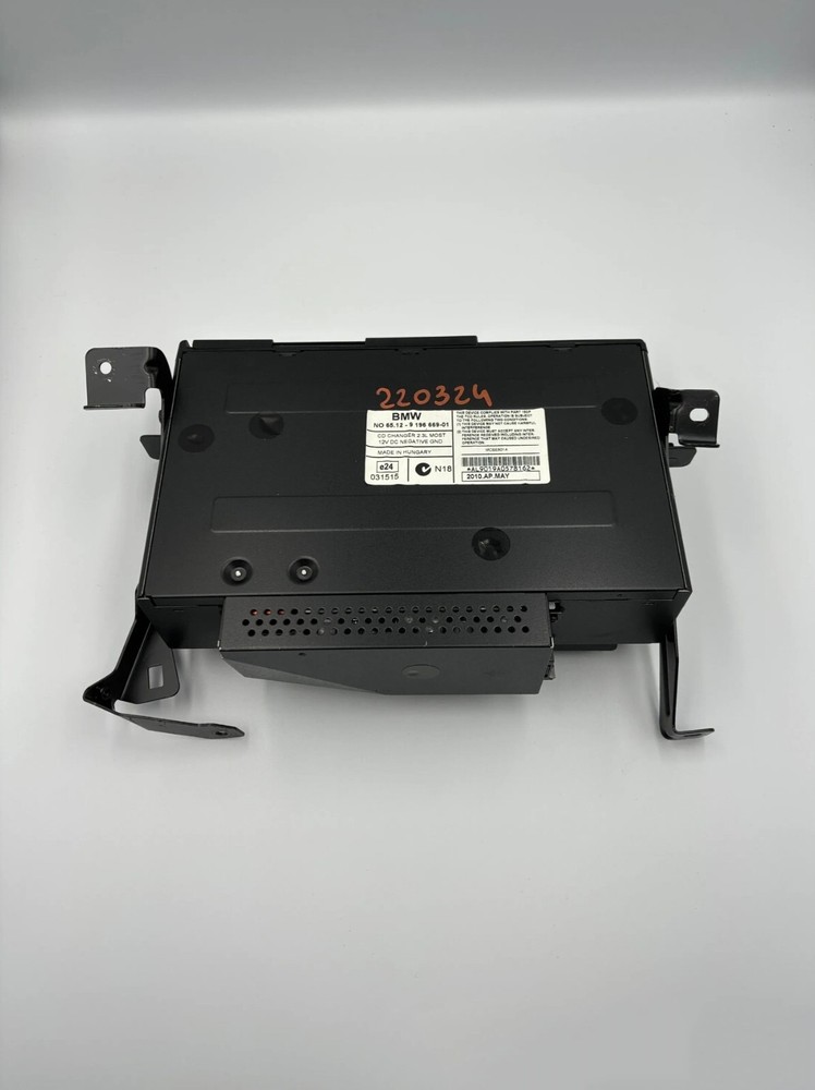 BMW 1 3 Series E81 E84 E87 E90 E91 E92 CD Changer With Magazine 6-Discs 9196669