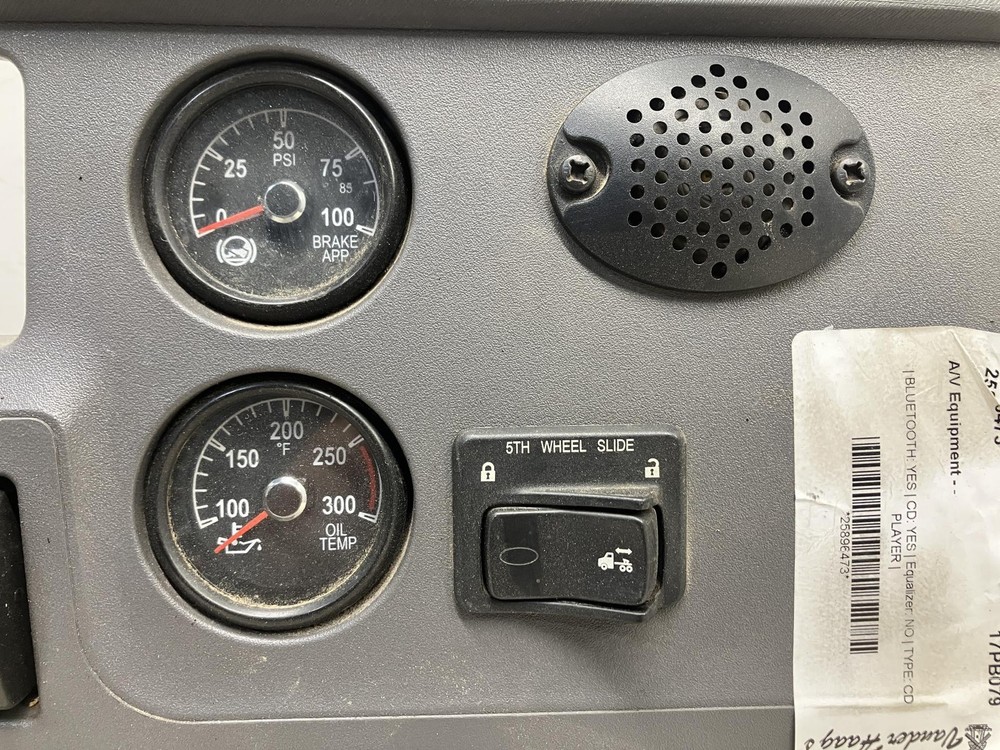 2013-2022 Peterbilt 579 GAUGE AND SWITCH Dash Panel - Used
