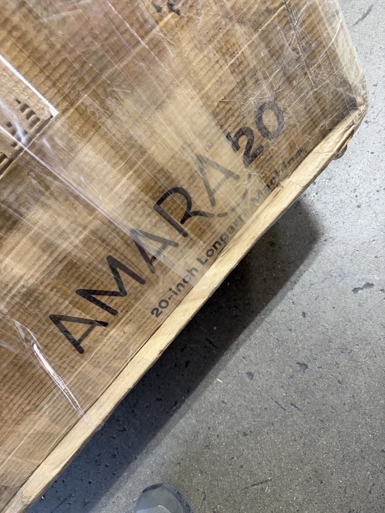 Handi Quilter Amara 20" Quilting Machine on TABLE ( NEW OTHER )