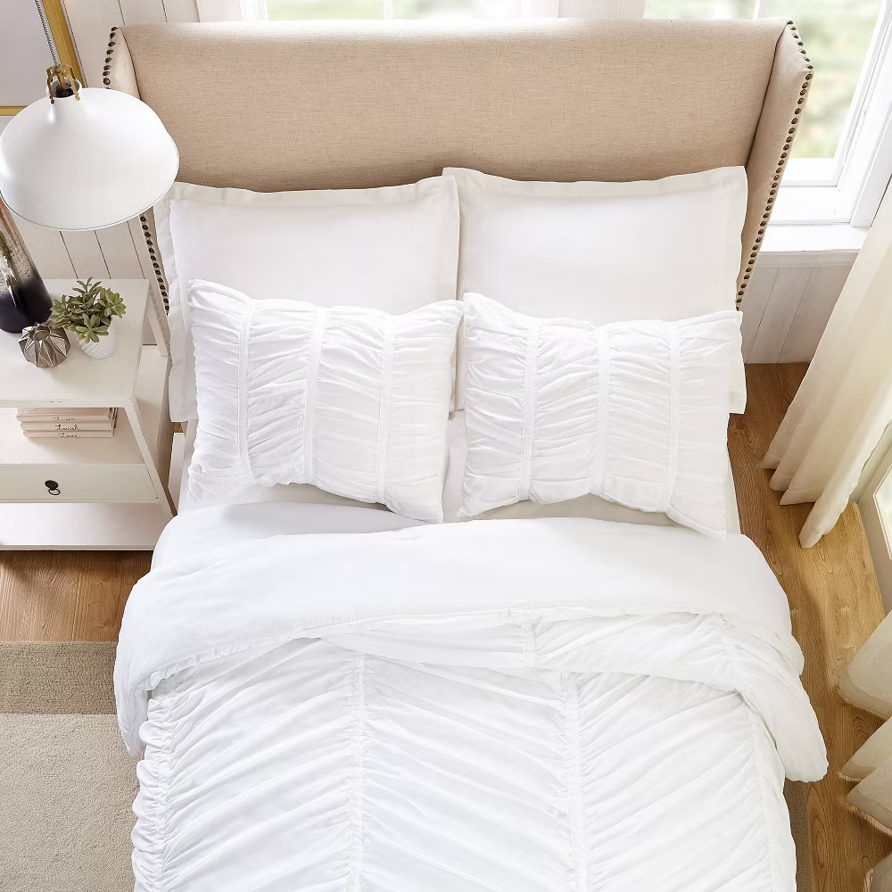 Modern Heirloom Full/Queen Comforter White
