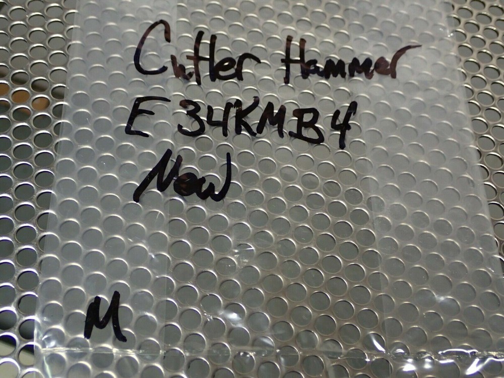 Cutler-Hammer E34KMB4 Ser A3 Keyed Selector Switch 3 Position Momentary New