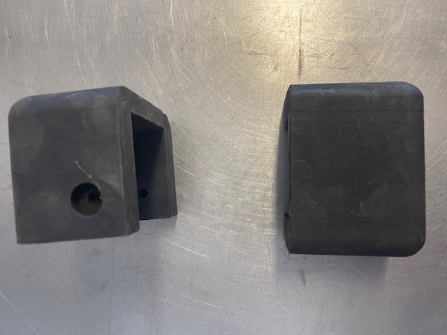PETERBILT HOOD GUIDES/UPPER HOOD REST OLD STYLE