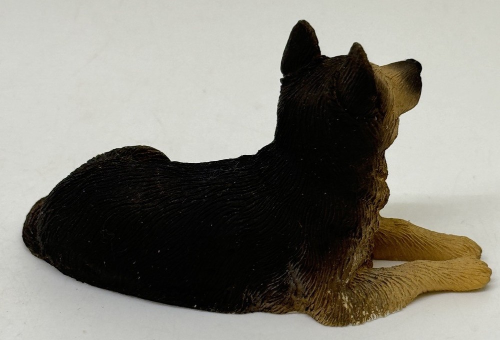 German Shepherd Sitting Down Sculpture Figurine