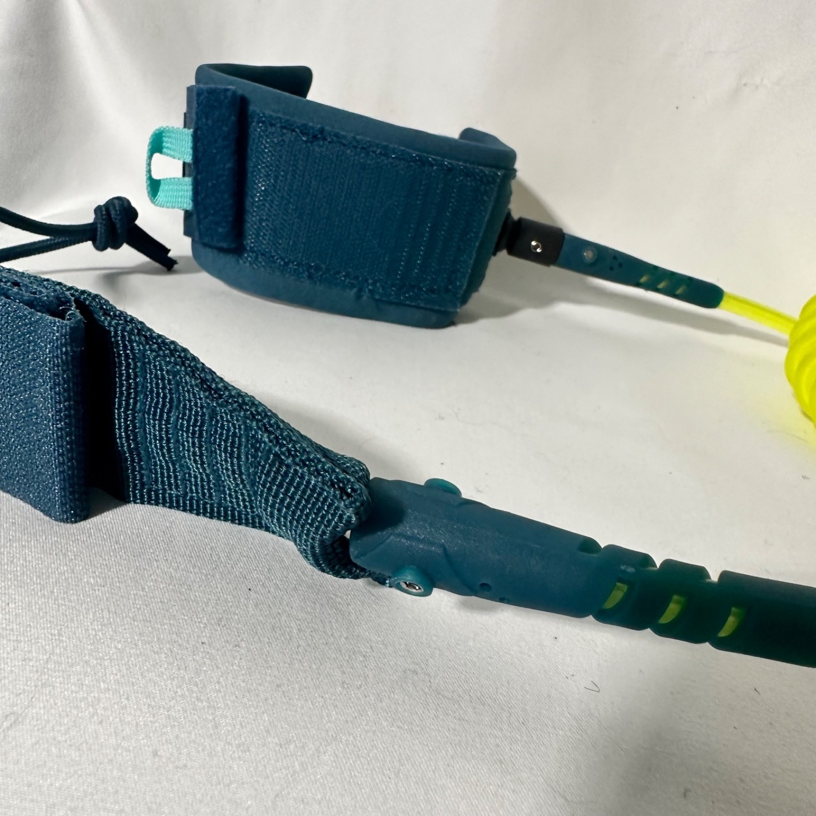 Body Glove SUP Paddleboard Or Surf Leash – Coiled Cord, Neoprene Ankle Strap