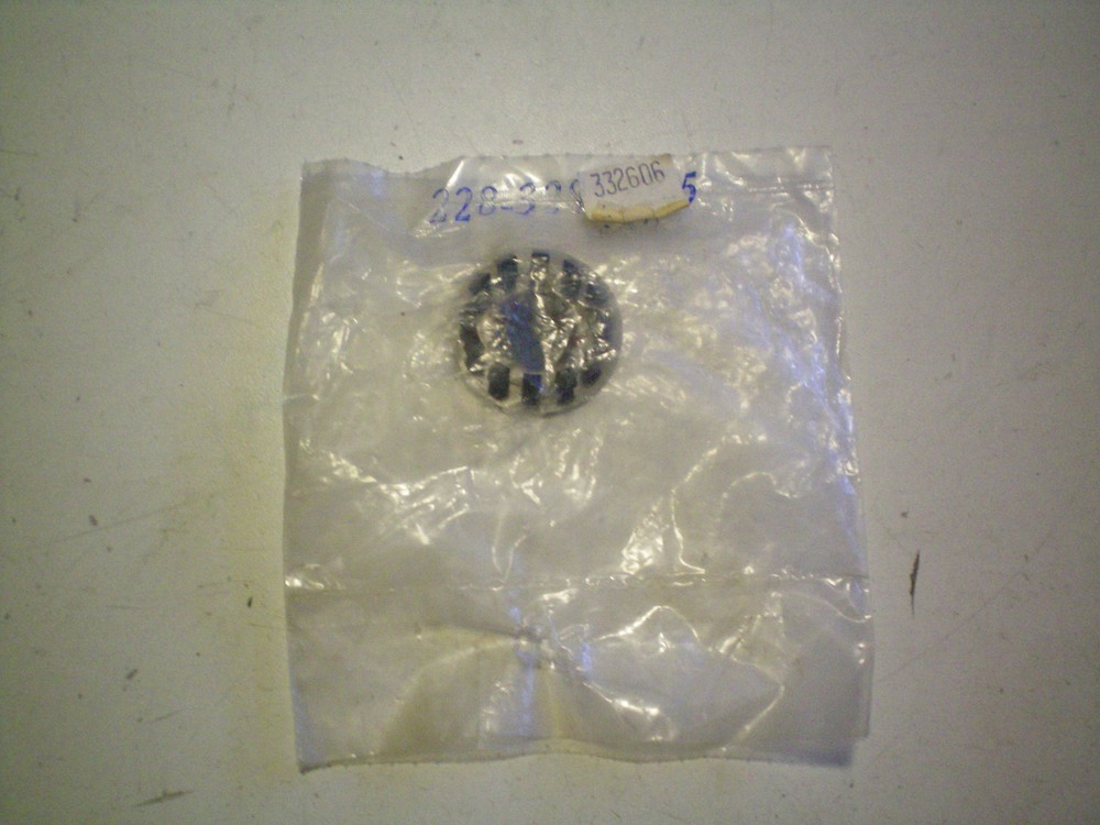 EVINRUDE/JOHNSON/OMC #332606  PLUG ,  FREE FREIGHT
