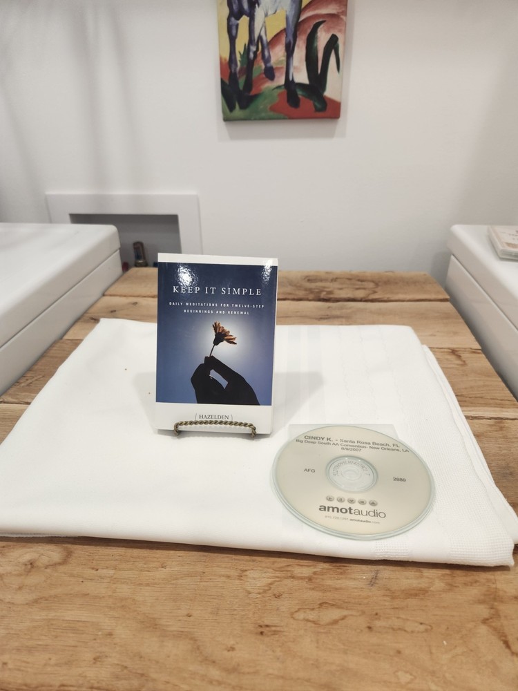 AA Keep It SimpleDaily Reader Book And AA Circuit Speaker CD Cindy K