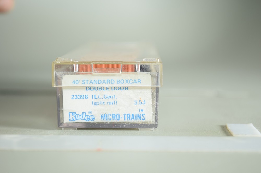 4870 Micro Trains 40' BOX car IC ILLNOIS CENTRAL
