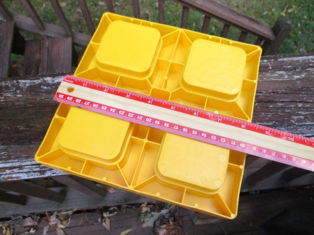 Camco Heavy Duty RV Leveling Blocks Durable Resin Interlocking Blocks Stack (10)