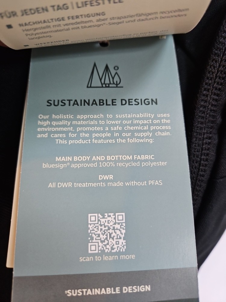 Osprey Arcane Duffel Bag/Backpack 30L. Black.