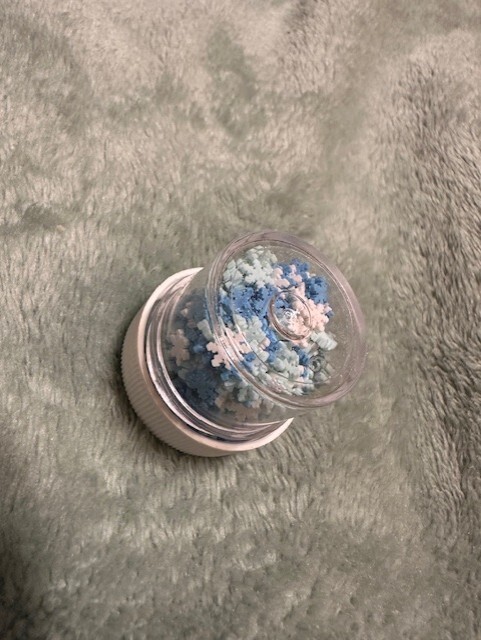 Kindred Stamps Snowflakes Shaker Packs