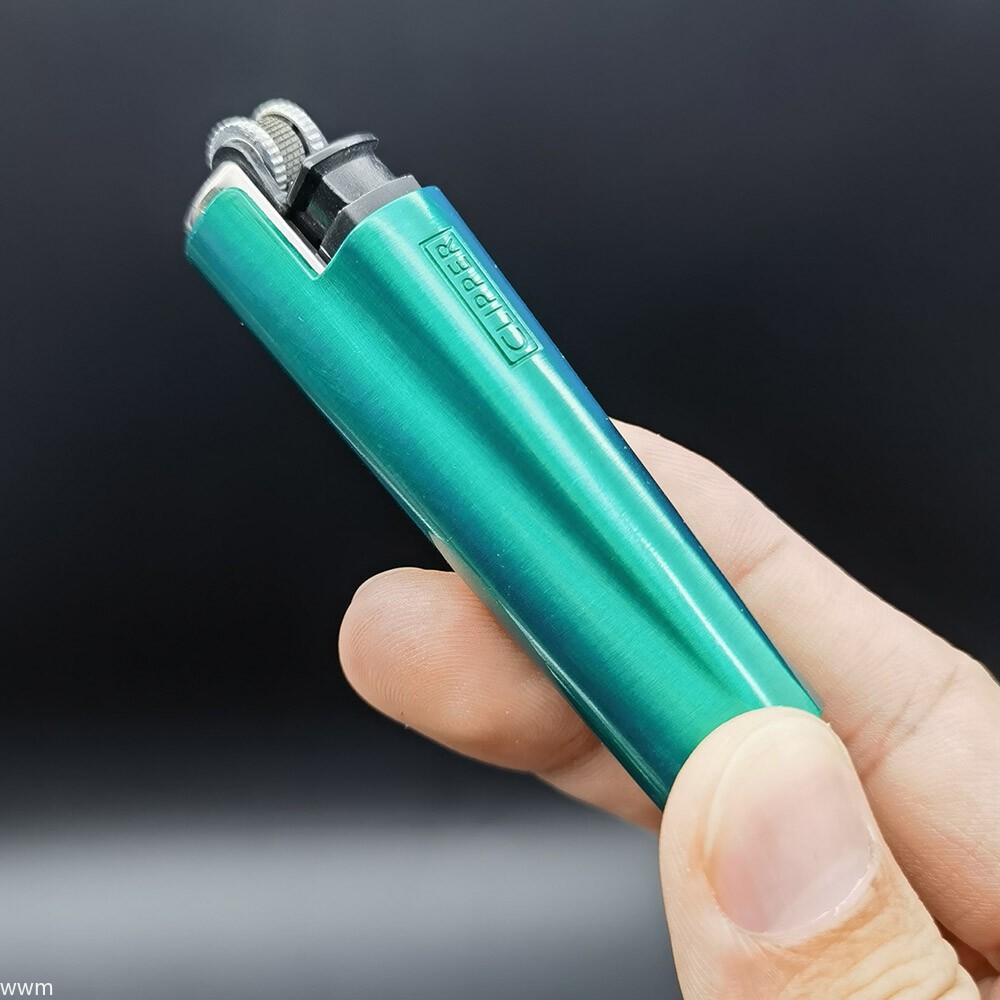 1x Clipper Lighter Full Size Green Refillable Metal Lighter Regular Flame W/Case